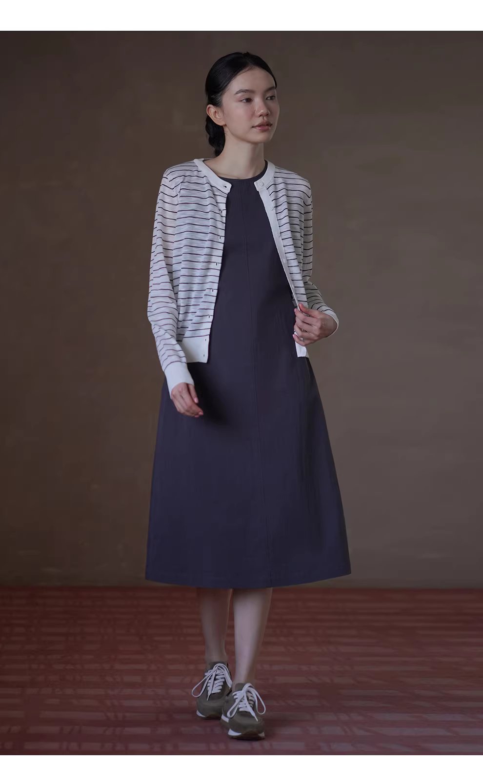 霧面霧面中線分割可調式收腰寬鬆直筒圓領無袖洋裝女,霧面霧面中線分割可調式收腰寬鬆直筒圓領無袖洋裝女,HBFS7034,霧面霧面中線分割可調式收腰寬鬆直筒圓領無袖洋裝女,耐磨抗皺,調節腰圍