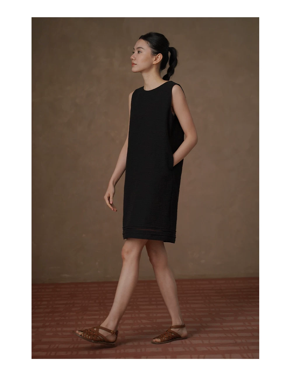 簡約萊賽爾棉寬鬆直筒圓領短洋裝下擺鏤空花邊裙子,簡約萊賽爾棉寬鬆直筒圓領短洋裝下擺鏤空花邊裙子,HBFS7047,簡約萊賽爾棉寬鬆直筒圓領短洋裝下擺鏤空花邊裙子,涼感不悶,清爽俐落