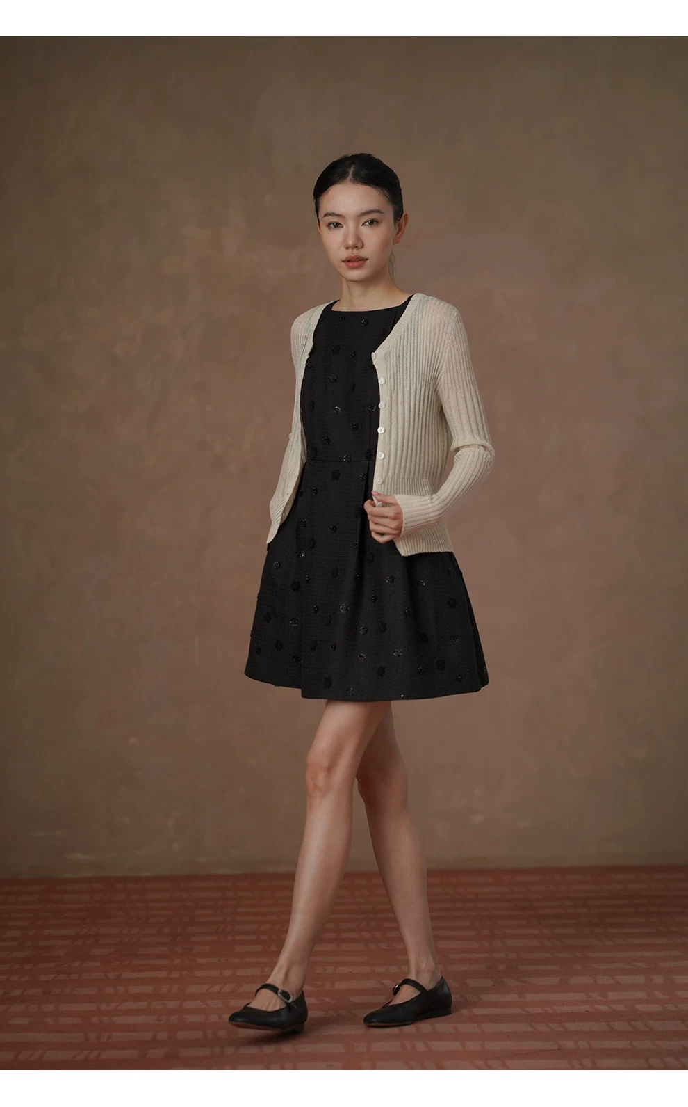 超重工立體繡花手工釘珠收腰一字領顯瘦短款無袖洋裝,超重工立體繡花手工釘珠收腰一字領顯瘦短款無袖洋裝,HBFS7049,超重工立體繡花手工釘珠收腰一字領顯瘦短款無袖洋裝,小香氣質,立體繡珠