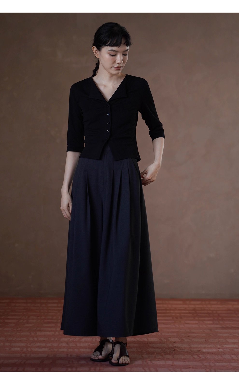 品質通勤雙面織布V領氣質上衣遮肉中袖合身彈性顯瘦T恤