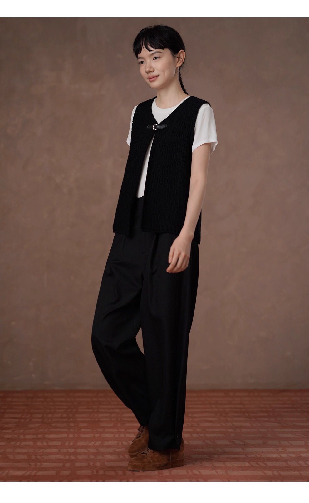 優雅疊穿粗針工藝羊毛棉混紡柔軟親膚顯瘦皮扣馬甲外套