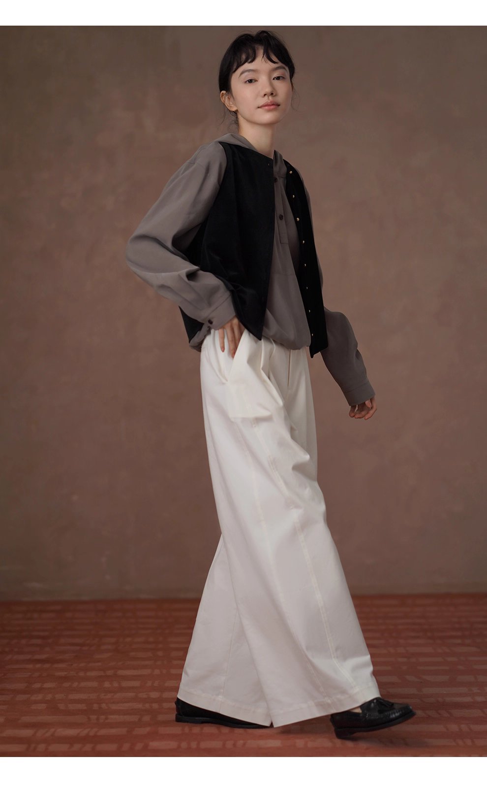 單穿疊穿都精彩柔光高密絲絨馬甲復古金扣合身顯瘦外套