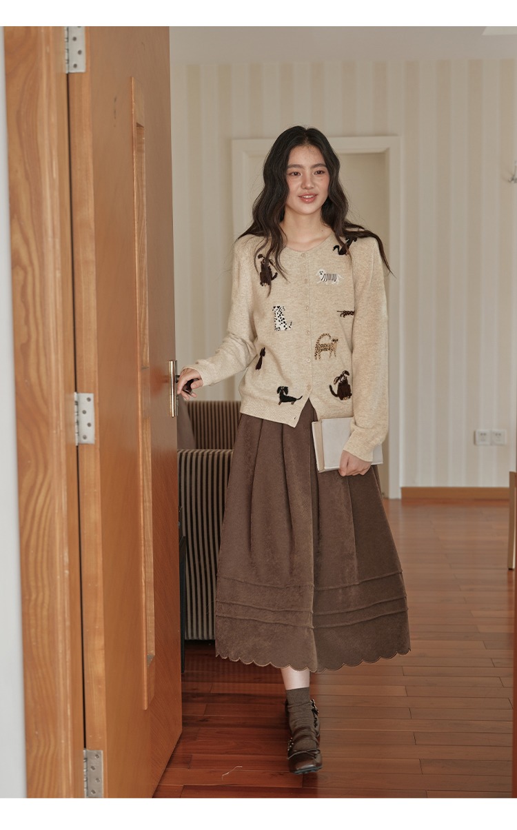 大尺碼胖mm燕麥色系針織衫長袖毛衣動物提花上衣