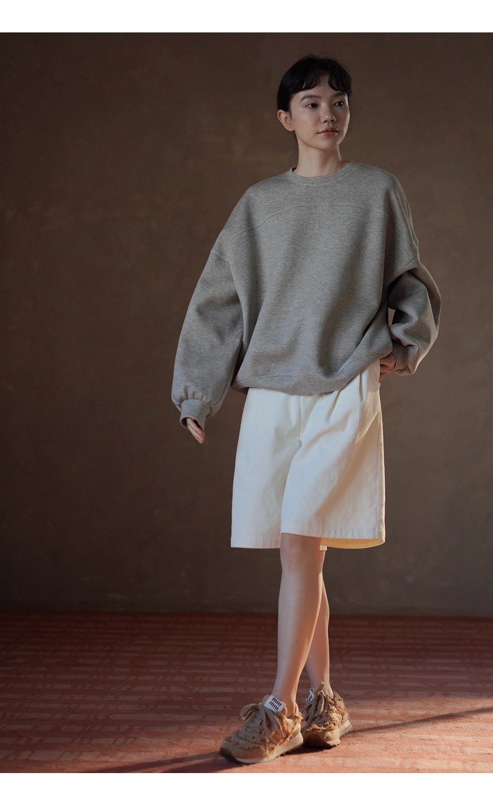 340高公克重厚實保暖輪廓寬鬆圓領顯瘦分割休閒夾花衛衣女