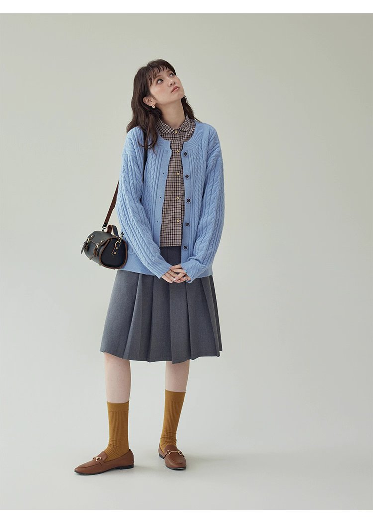 藍色麻花單排扣毛衣開襟衫女秋季新款慵懶長袖上衣,藍色麻花單排扣毛衣開襟衫女秋季新款慵懶長袖上衣,HBEW5068,藍色麻花單排扣毛衣開襟衫女秋季新款慵懶長袖上衣,圓領排扣,麻花針織