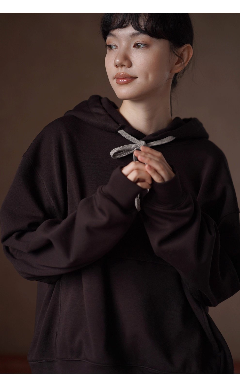 軟糯可可撞色帽繩寬鬆落肩顯瘦休閒疊穿廓形連帽衛衣女,軟糯可可撞色帽繩寬鬆落肩顯瘦休閒疊穿廓形連帽衛衣女,HBEW1122,軟糯可可撞色帽繩寬鬆落肩顯瘦休閒疊穿廓形連帽衛衣女,連帽抽繩,舒適面料