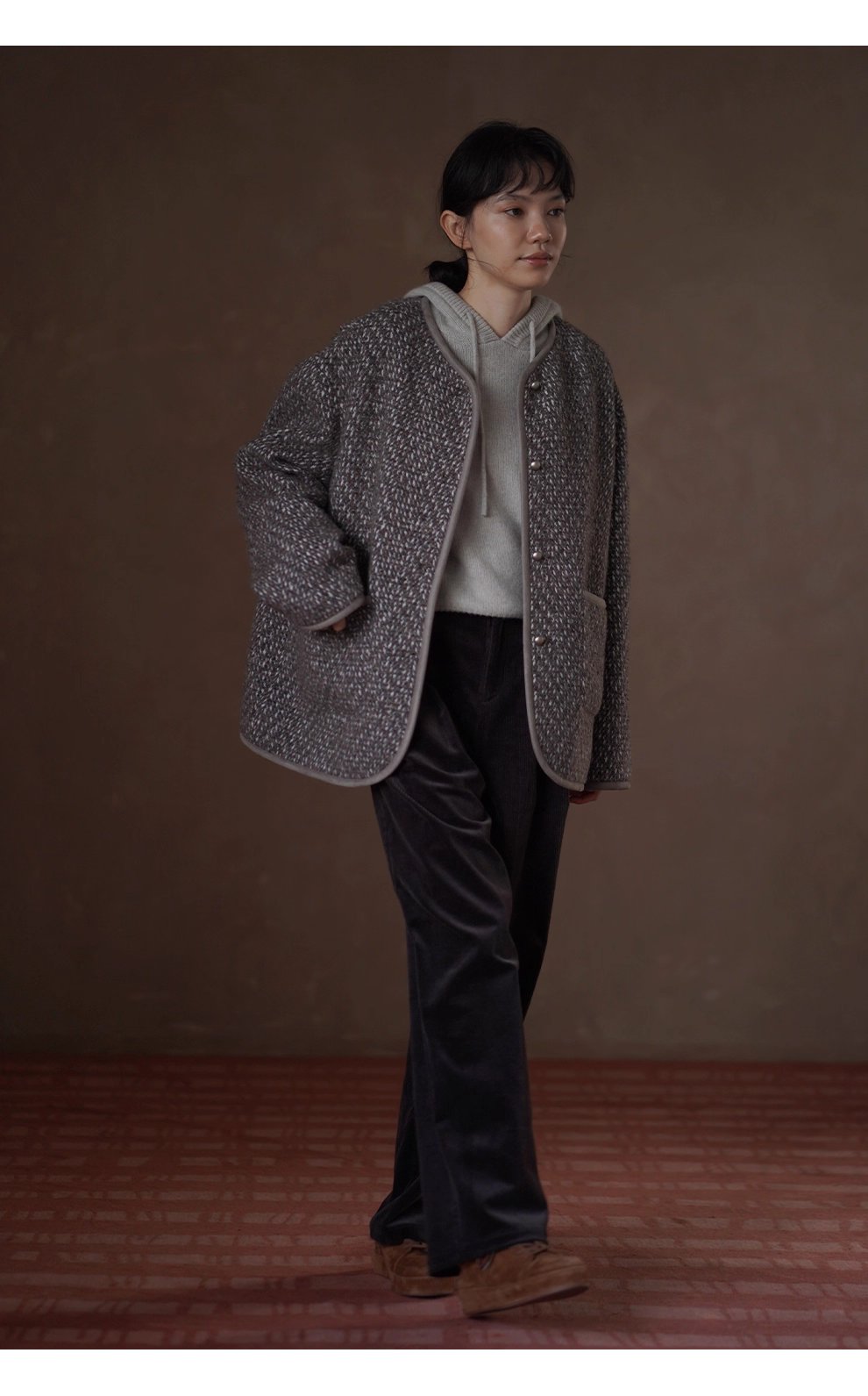 桑蠶絲綿羊毛混紡編織香香肌理寬鬆輪廓一手長夾棉大衣,桑蠶絲綿羊毛混紡編織香香肌理寬鬆輪廓一手長夾棉大衣,HBEW5095,桑蠶絲綿羊毛混紡編織香香肌理寬鬆輪廓一手長夾棉大衣,小香編織,羊毛混紡