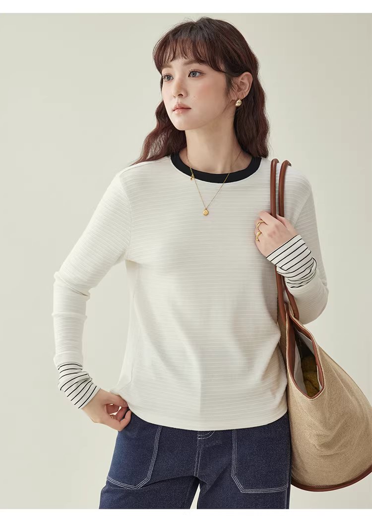 撞色拼接肌理長袖t卹女冬新款簡約圓領內搭上衣,撞色拼接肌理長袖t卹女冬新款簡約圓領內搭上衣,HBEW1160,撞色拼接肌理長袖t卹女冬新款簡約圓領內搭上衣,撞色領口,舒適面料