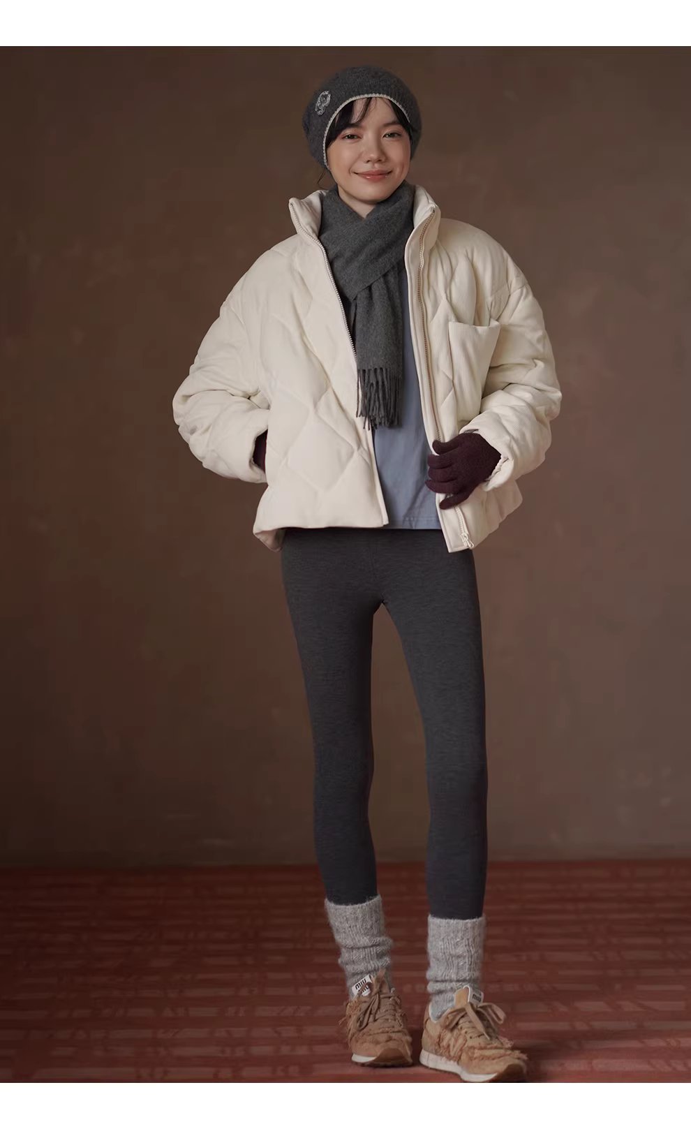 香濃牛乳茶軟糯絨感肌理棉衣立領寬鬆菱格絎棉保暖外套,香濃牛乳茶軟糯絨感肌理棉衣立領寬鬆菱格絎棉保暖外套,HBEW5115,香濃牛乳茶軟糯絨感肌理棉衣立領寬鬆菱格絎棉保暖外套,立領外套,菱格車線