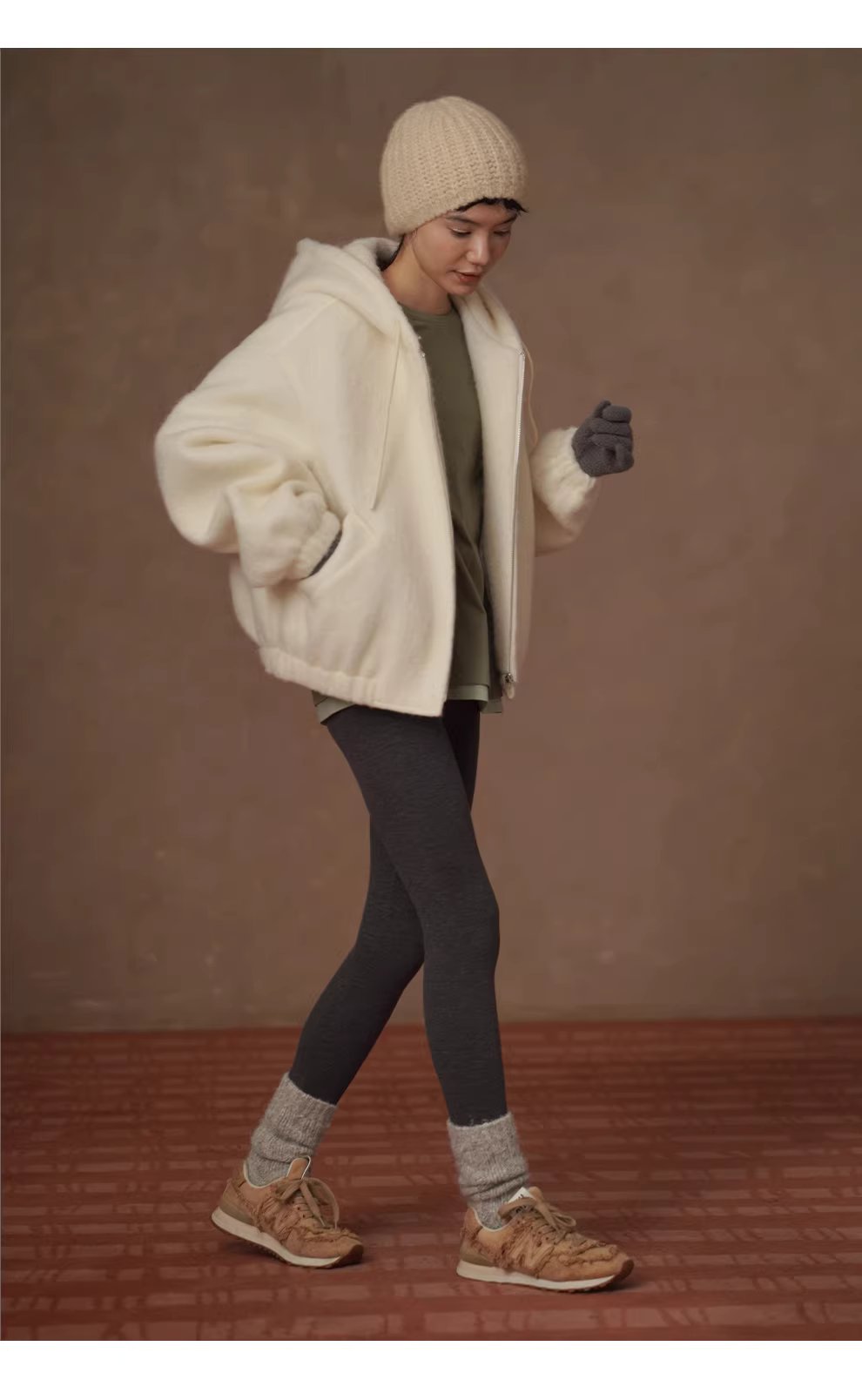 慵長雪夜長毛絨感羊毛混紡呢料連帽廓形氛圍夾棉短外套,慵長雪夜長毛絨感羊毛混紡呢料連帽廓形氛圍夾棉短外套,HBEW5117,慵長雪夜長毛絨感羊毛混紡呢料連帽廓形氛圍夾棉短外套,連帽外套,羊毛混紡