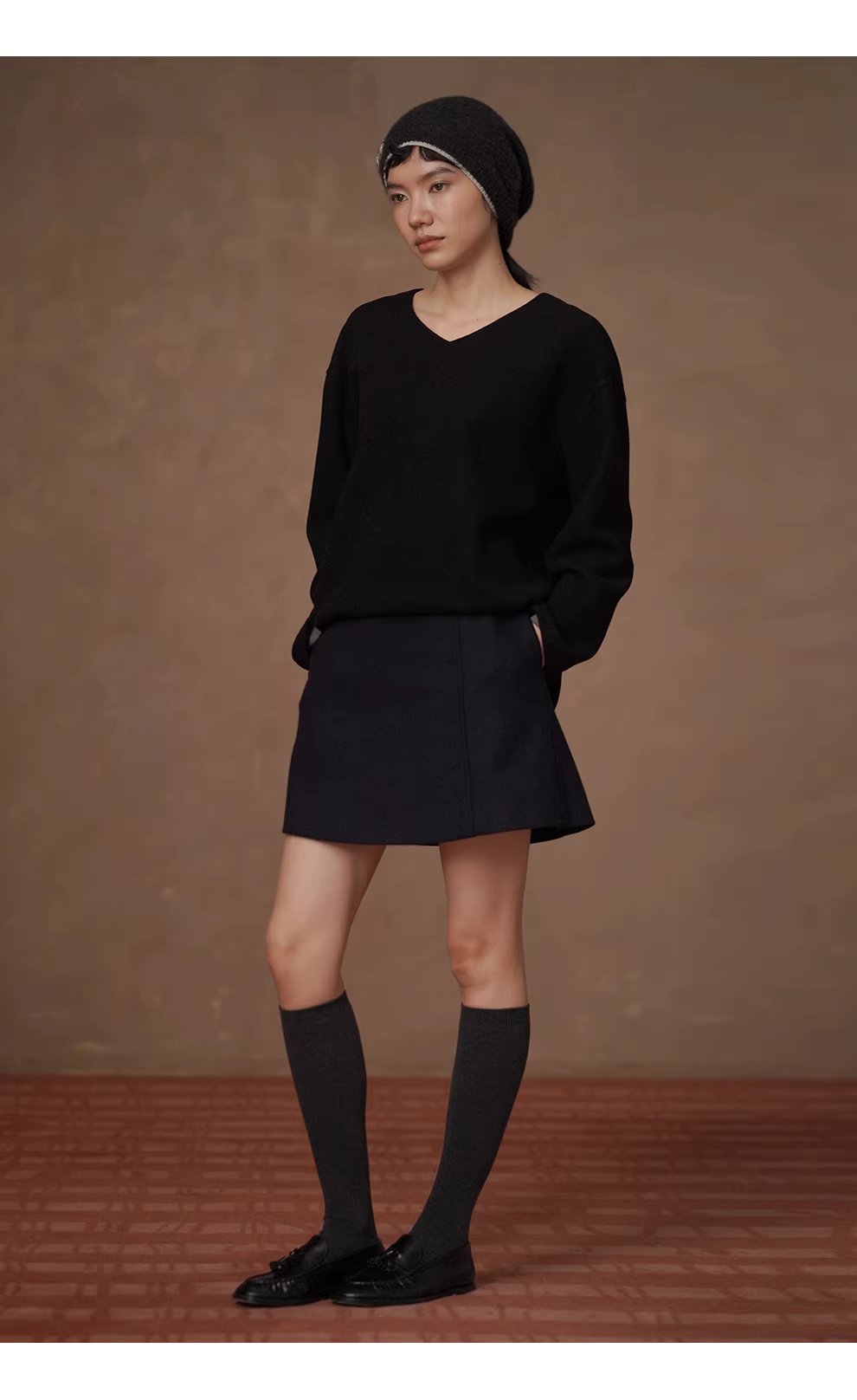 長期主義基本款內搭含羊毛軟糯V領寬鬆衛衣休閒顯瘦上衣,長期主義基本款內搭含羊毛軟糯V領寬鬆衛衣休閒顯瘦上衣,HBEW1175,長期主義基本款內搭含羊毛軟糯V領寬鬆衛衣休閒顯瘦上衣,V領造型,羊毛混紡