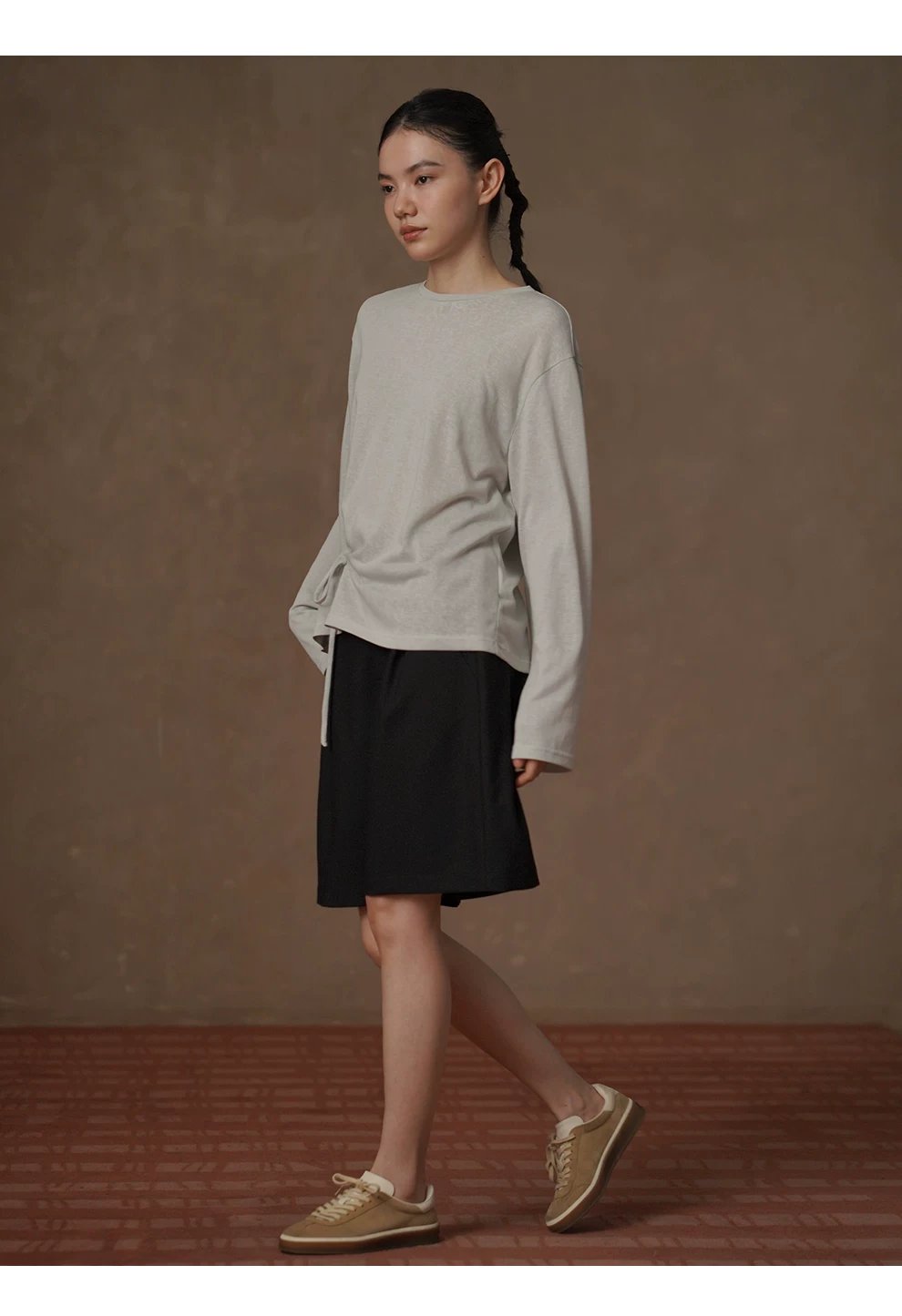 桑蠶絲亞麻棉清透涼爽下擺抽繩圓領寬鬆顯瘦長袖上衣女,桑蠶絲亞麻棉清透涼爽下擺抽繩圓領寬鬆顯瘦長袖上衣女,HBFS1020,桑蠶絲亞麻棉清透涼爽下擺抽繩圓領寬鬆顯瘦長袖上衣女,面料細緻,側縫抽褶