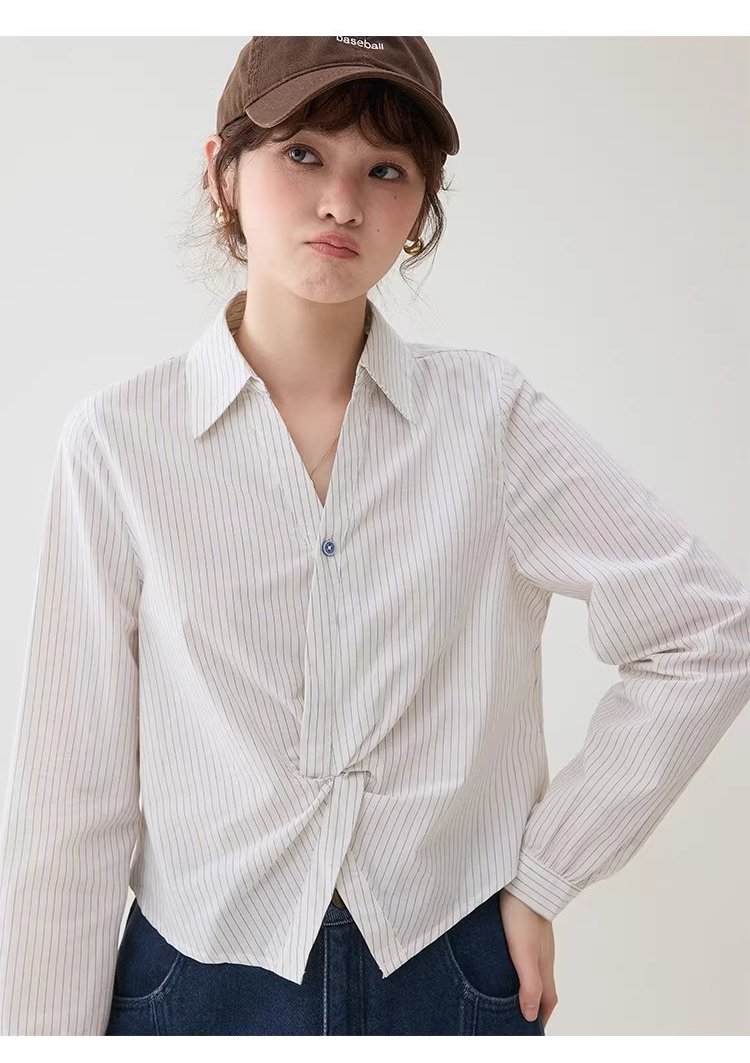 設計感扭結翻v領短襯衫女春季新款小眾條紋上衣,設計感扭結翻v領短襯衫女春季新款小眾條紋上衣,HBFS1034,設計感扭結翻v領短襯衫女春季新款小眾條紋上衣,V領造型,棉麻材質