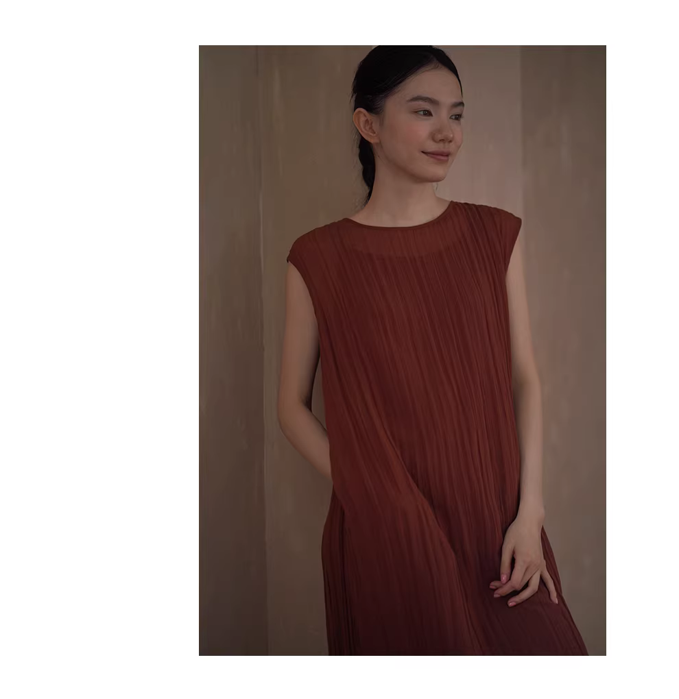 空氣感立體高溫定型褶皺無袖圓領寬鬆垂感顯白洋裝女,空氣感立體高溫定型褶皺無袖圓領寬鬆垂感顯白洋裝女,HBFS7025,空氣感立體高溫定型褶皺無袖圓領寬鬆垂感顯白洋裝女,兩件式套裝,直筒H型