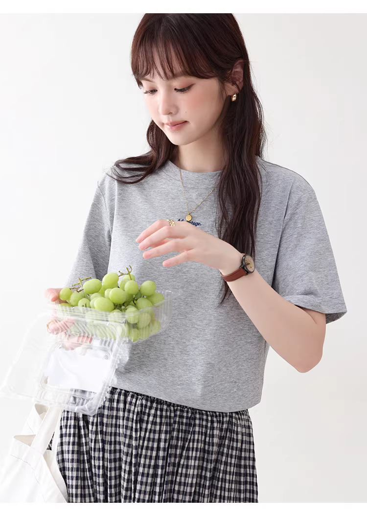 簡約英文刺繡正肩短袖T恤女夏新款寬鬆圓領百搭上衣,簡約英文刺繡正肩短袖T恤女夏新款寬鬆圓領百搭上衣,HBFS1088,簡約英文刺繡正肩短袖T恤女夏新款寬鬆圓領百搭上衣,字母刺繡,正肩版型