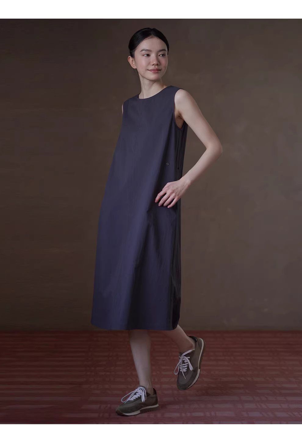 霧面霧面中線分割可調式收腰寬鬆直筒圓領無袖洋裝女,霧面霧面中線分割可調式收腰寬鬆直筒圓領無袖洋裝女,HBFS7034,霧面霧面中線分割可調式收腰寬鬆直筒圓領無袖洋裝女,耐磨抗皺,調節腰圍