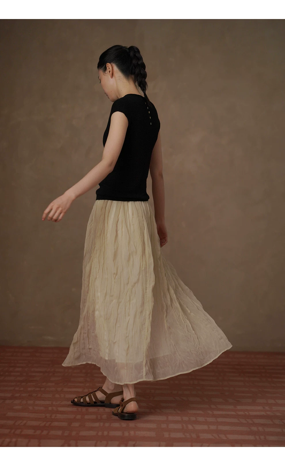 靈動紗華半身裙特殊格紋肌理褶皺工藝高腰顯瘦氛圍裙,靈動紗華半身裙特殊格紋肌理褶皺工藝高腰顯瘦氛圍裙,HBFS2019,靈動紗華半身裙特殊格紋肌理褶皺工藝高腰顯瘦氛圍裙,飄逸靈動,簡約大方