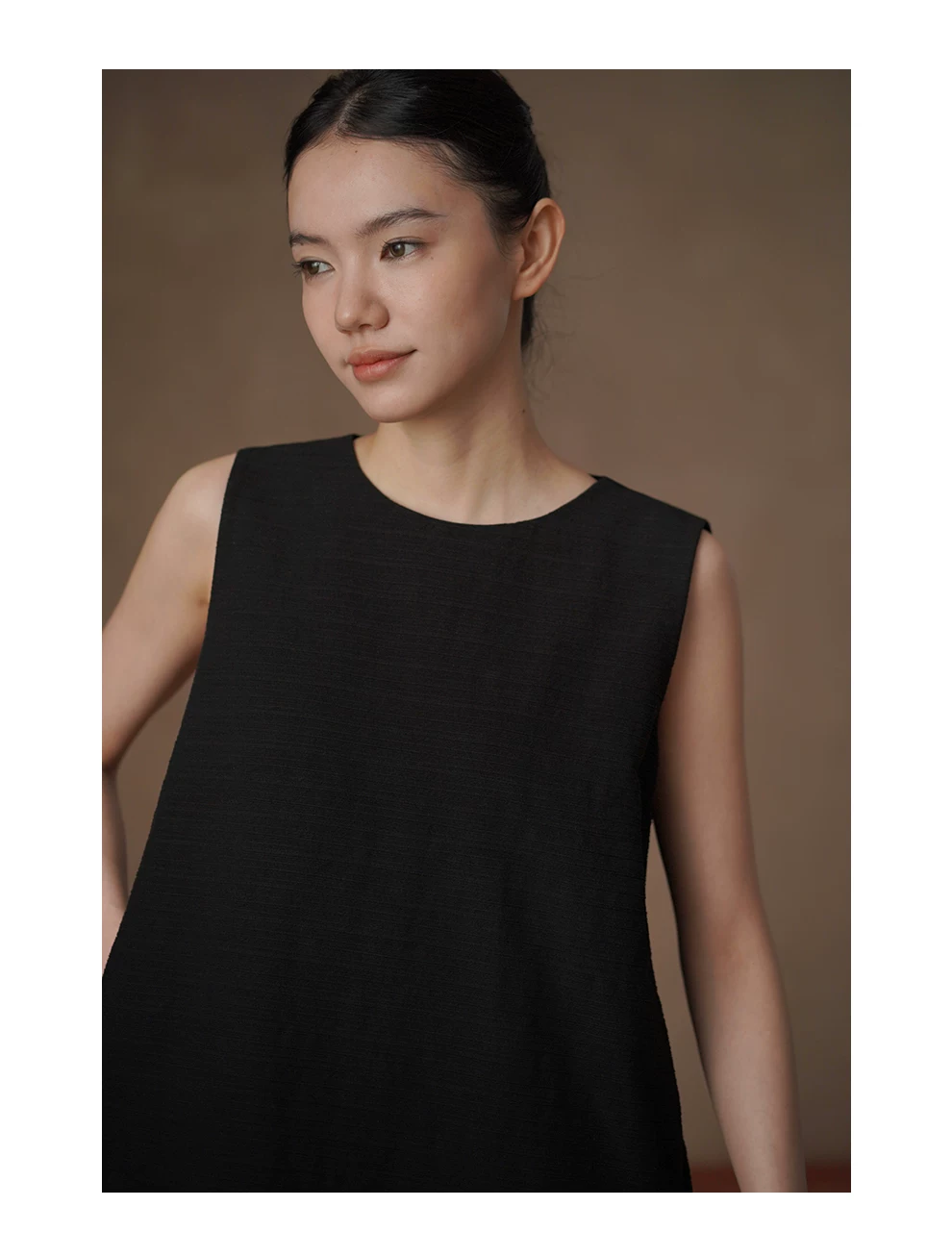 簡約萊賽爾棉寬鬆直筒圓領短洋裝下擺鏤空花邊裙子,簡約萊賽爾棉寬鬆直筒圓領短洋裝下擺鏤空花邊裙子,HBFS7047,簡約萊賽爾棉寬鬆直筒圓領短洋裝下擺鏤空花邊裙子,涼感不悶,清爽俐落