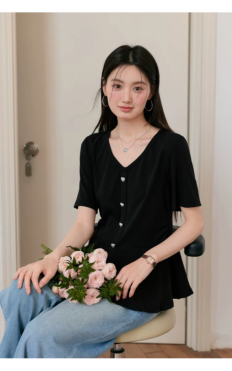 大尺碼黑色V領短袖T恤女夏裝炸街別緻絕美小衫荷葉邊高腰上衣,大尺碼黑色V領短袖T恤女夏裝炸街別緻絕美小衫荷葉邊高腰上衣,HBFS1179,大尺碼黑色V領短袖T恤女夏裝炸街別緻絕美小衫荷葉邊高腰上衣,V領排扣,收腰顯瘦