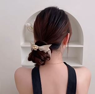 法式高級感金屬霧面山茶花大腸圈氣質紮頭髮繩髮飾女皮筋