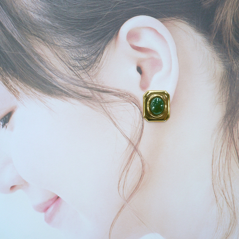 《聖宏》台灣玉8x10mm橢圓形耳針耳環(A08-4a)