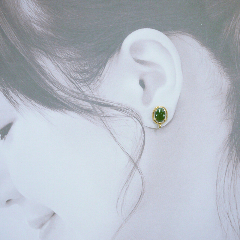 《聖宏》台灣玉6x8mm橢圓形耳夾耳環(A019-ER21JB)
