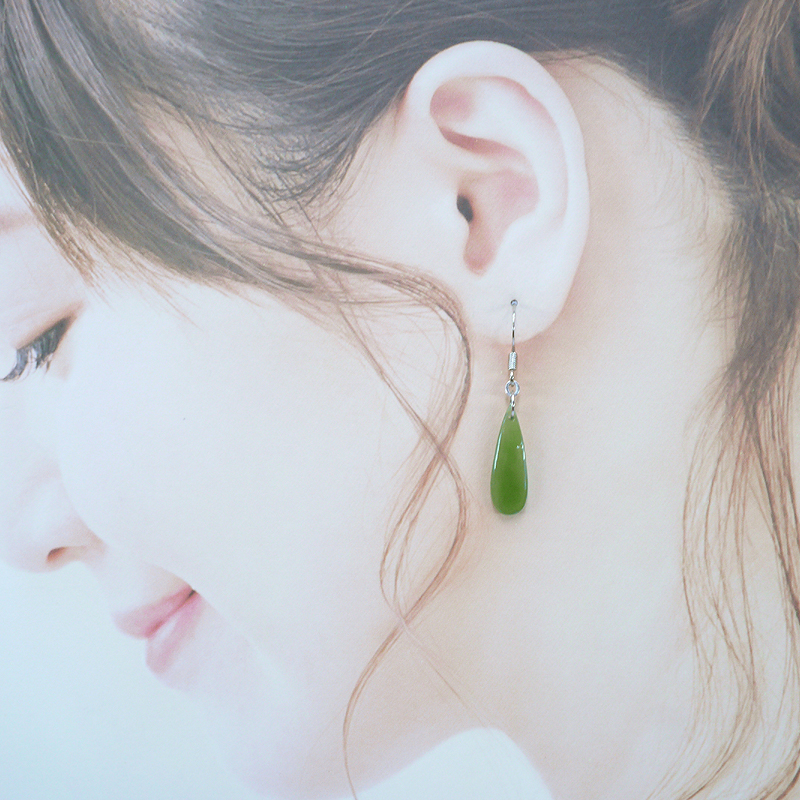 《聖宏》台灣玉7x21mm水滴形垂墬耳針耳環(A019-E103g)