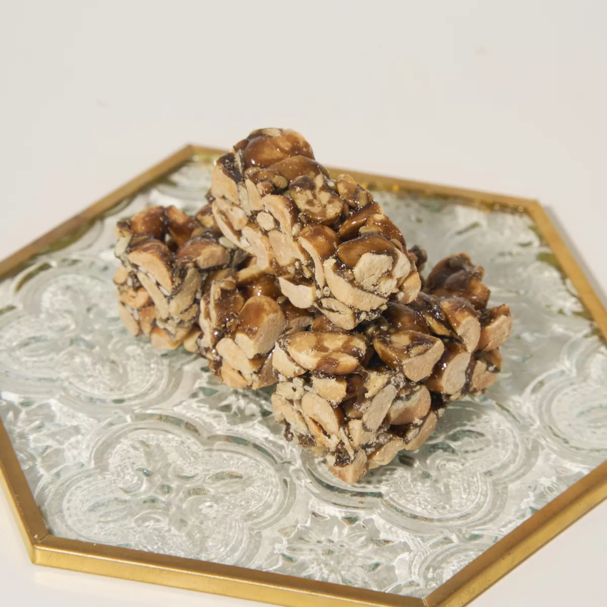 《周周生活》紅烏龍花生酥200g/包