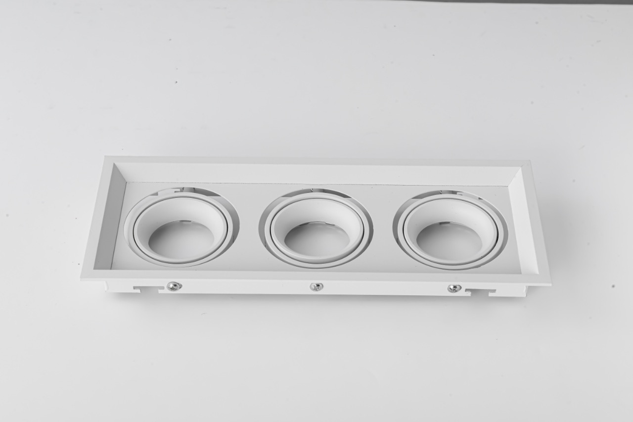 後置式三孔盒燈面環白殼