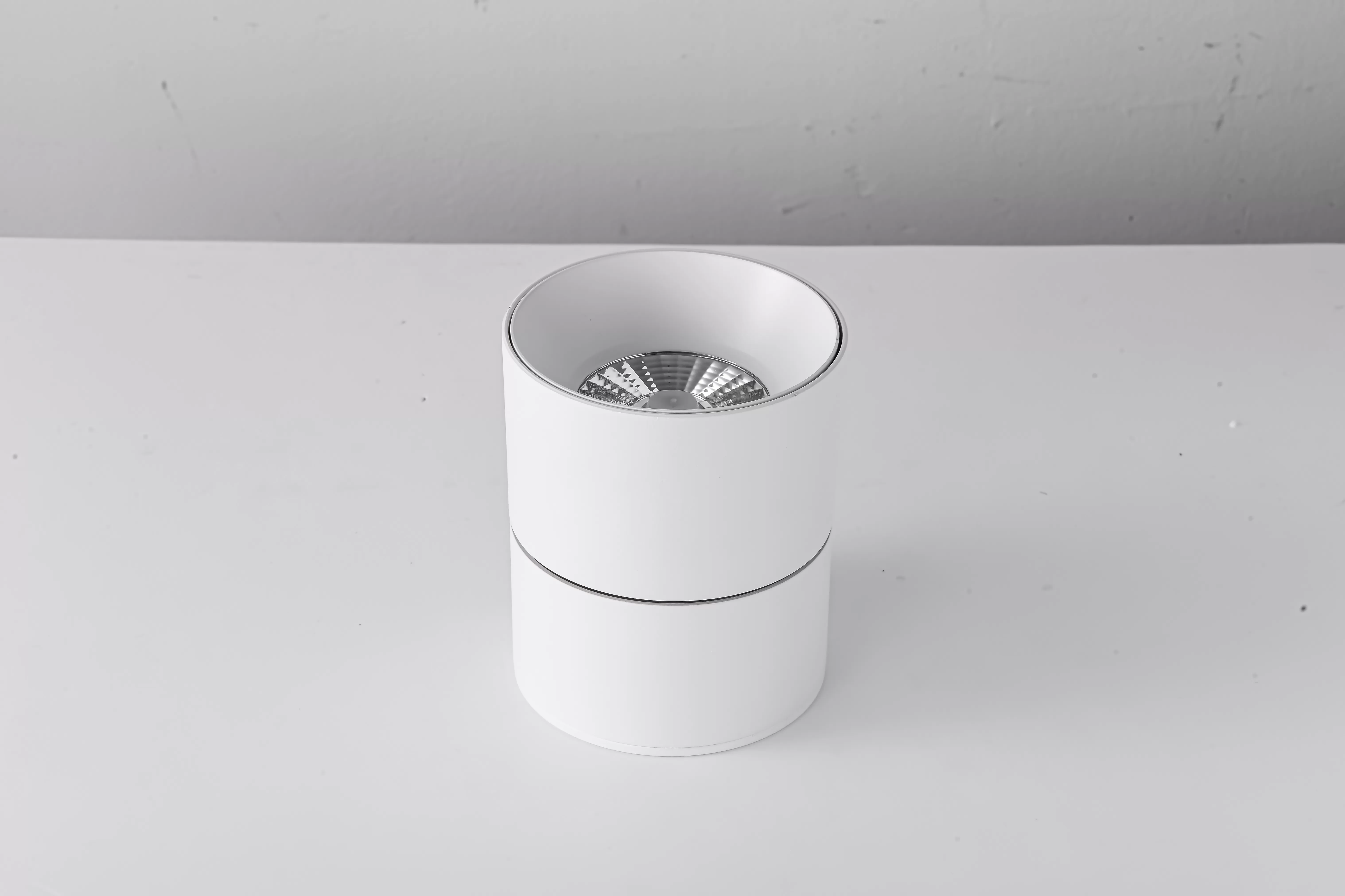 LED12W開合式圓型壓鑄吸頂燈,JC12157B/W,LED12W開合式圓型壓鑄吸頂燈,私房精品燈飾/品牌保固2年/全省皆有經銷服務,商品規格,特殊款