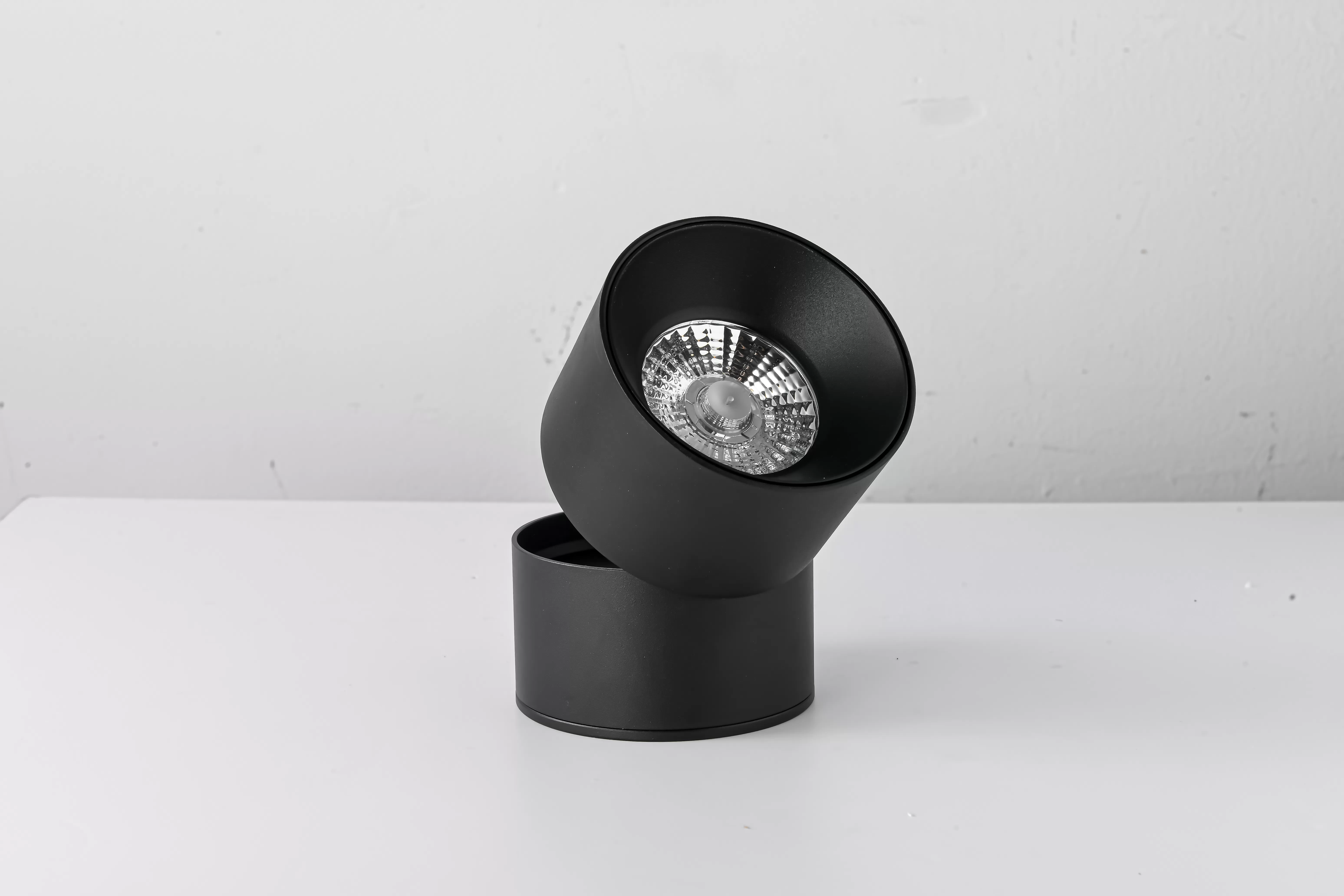 LED20W開合式圓型壓鑄吸頂燈,JC20157B/W,LED20W開合式圓型壓鑄吸頂燈,私房精品燈飾/品牌保固2年/全省皆有經銷服務,商品規格,高瓦數