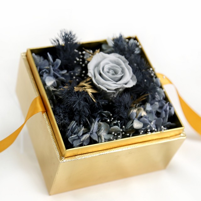 【Flower Plus】永生乾燥花禮盒-莫蘭迪藍 (金盒緞帶款)