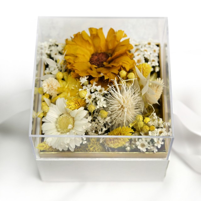 【Flower Plus】永生乾燥花禮盒- 蜜橙黃 (白盒緞帶款)