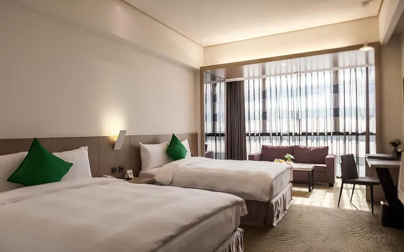 嘉義樂億皇家 4人房,U53340001,嘉義樂億皇家4人房,含早餐,寒暑假平日不加價,免費停車