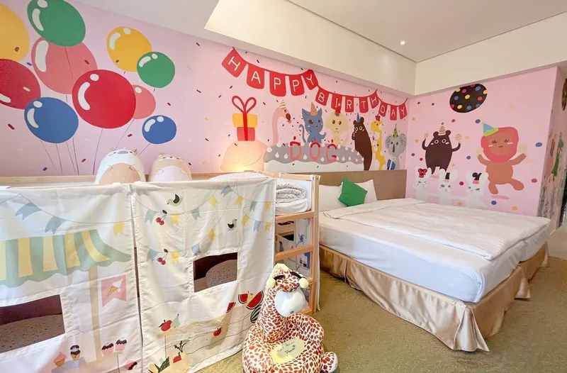 嘉義樂億皇家 4人房,U53340001,嘉義樂億皇家4人房,含早餐,寒暑假平日不加價,免費停車