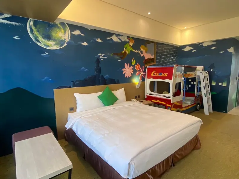 嘉義樂億皇家 4人房,U53340001,嘉義樂億皇家4人房,含早餐,寒暑假平日不加價,免費停車