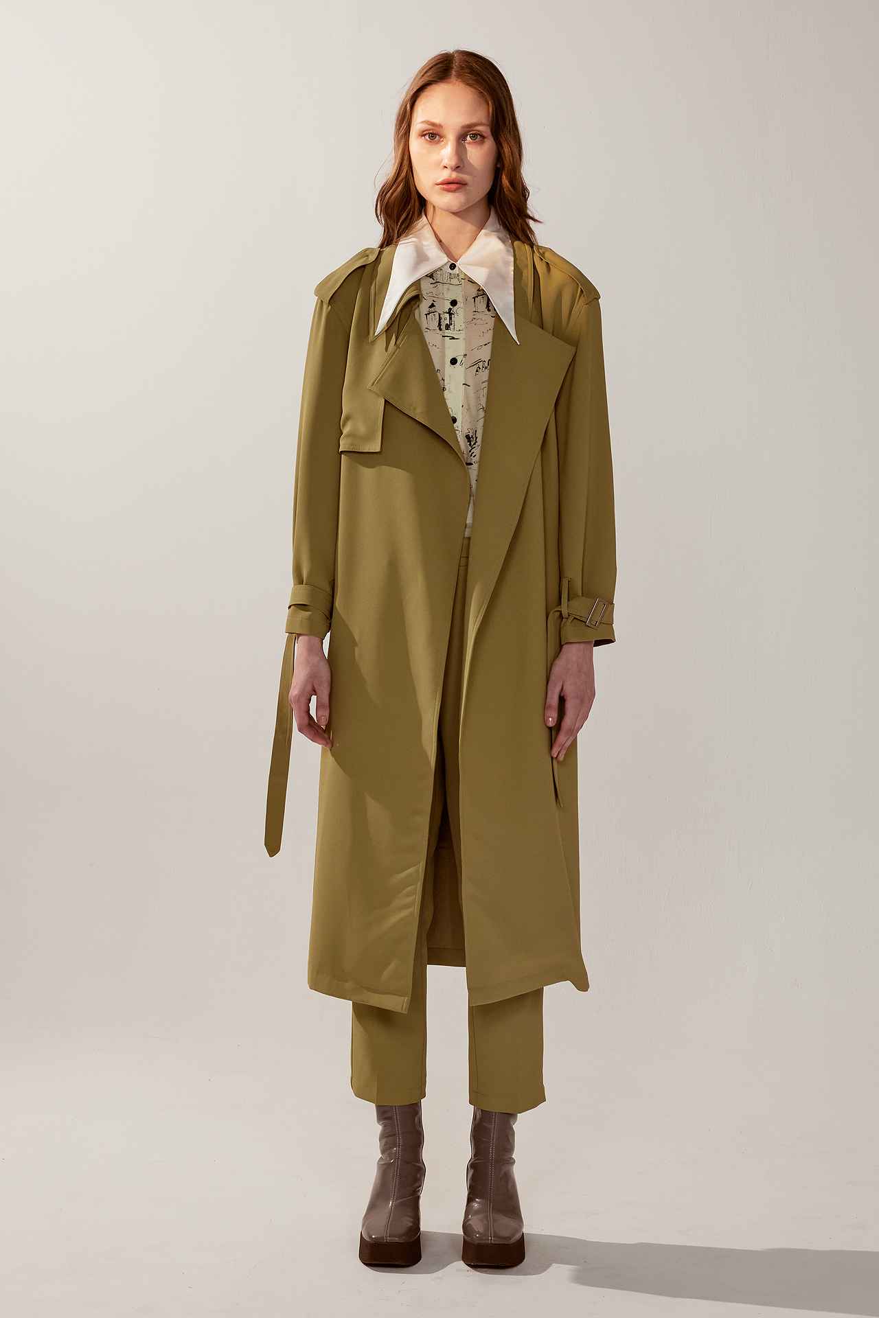 率性軍綠色寬鬆長版風衣外套(附腰帶)