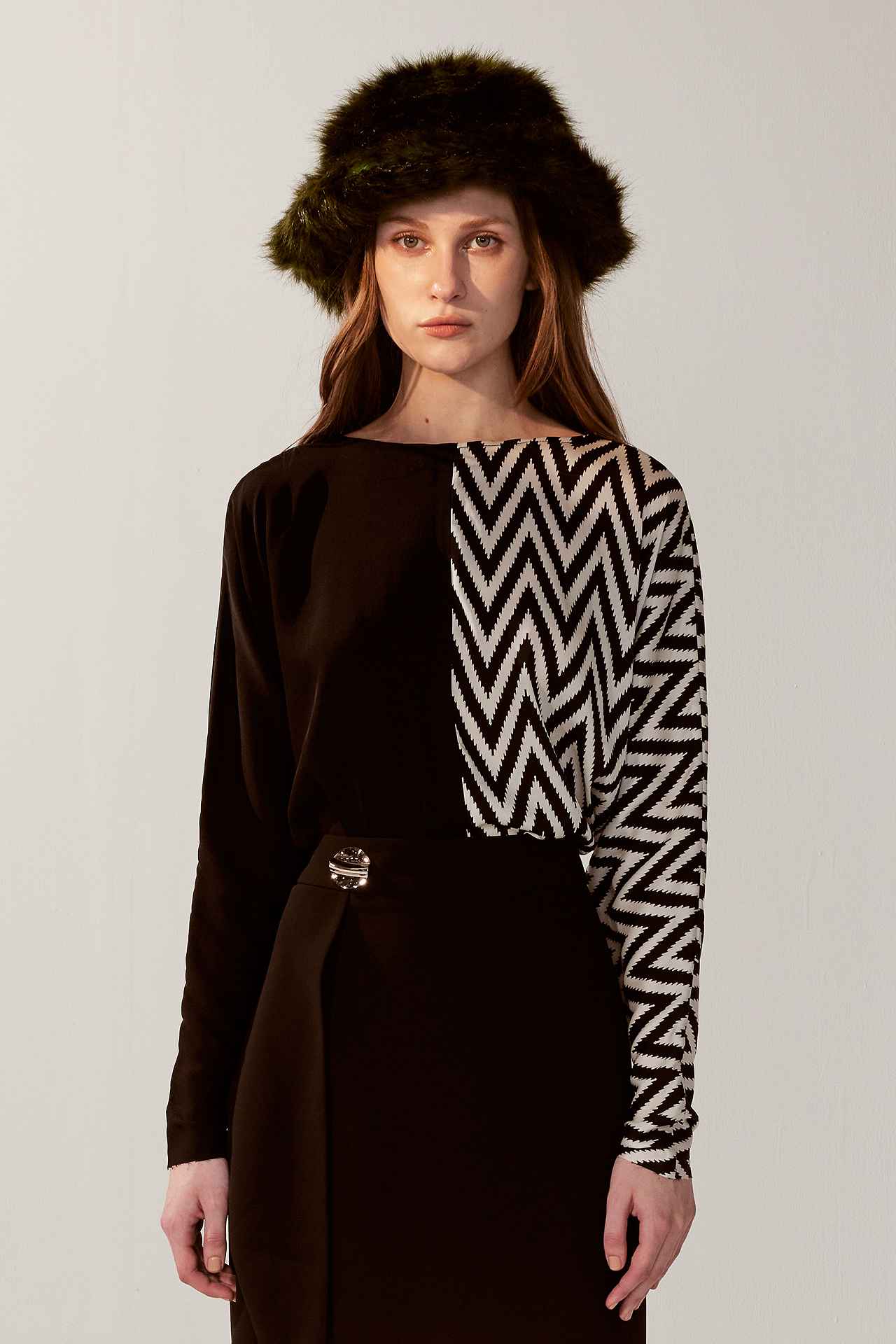 桑蠶絲黑白波紋蝙蝠袖上衣