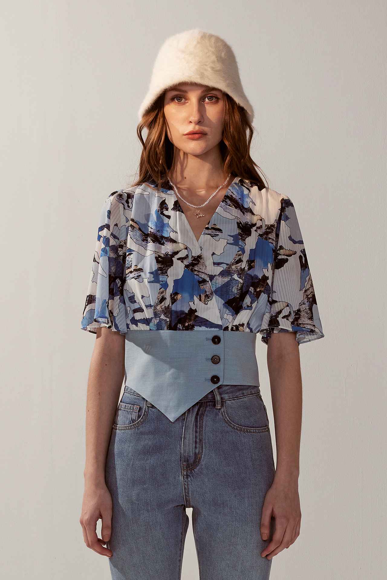 風景印花背心式荷葉袖V領上衣