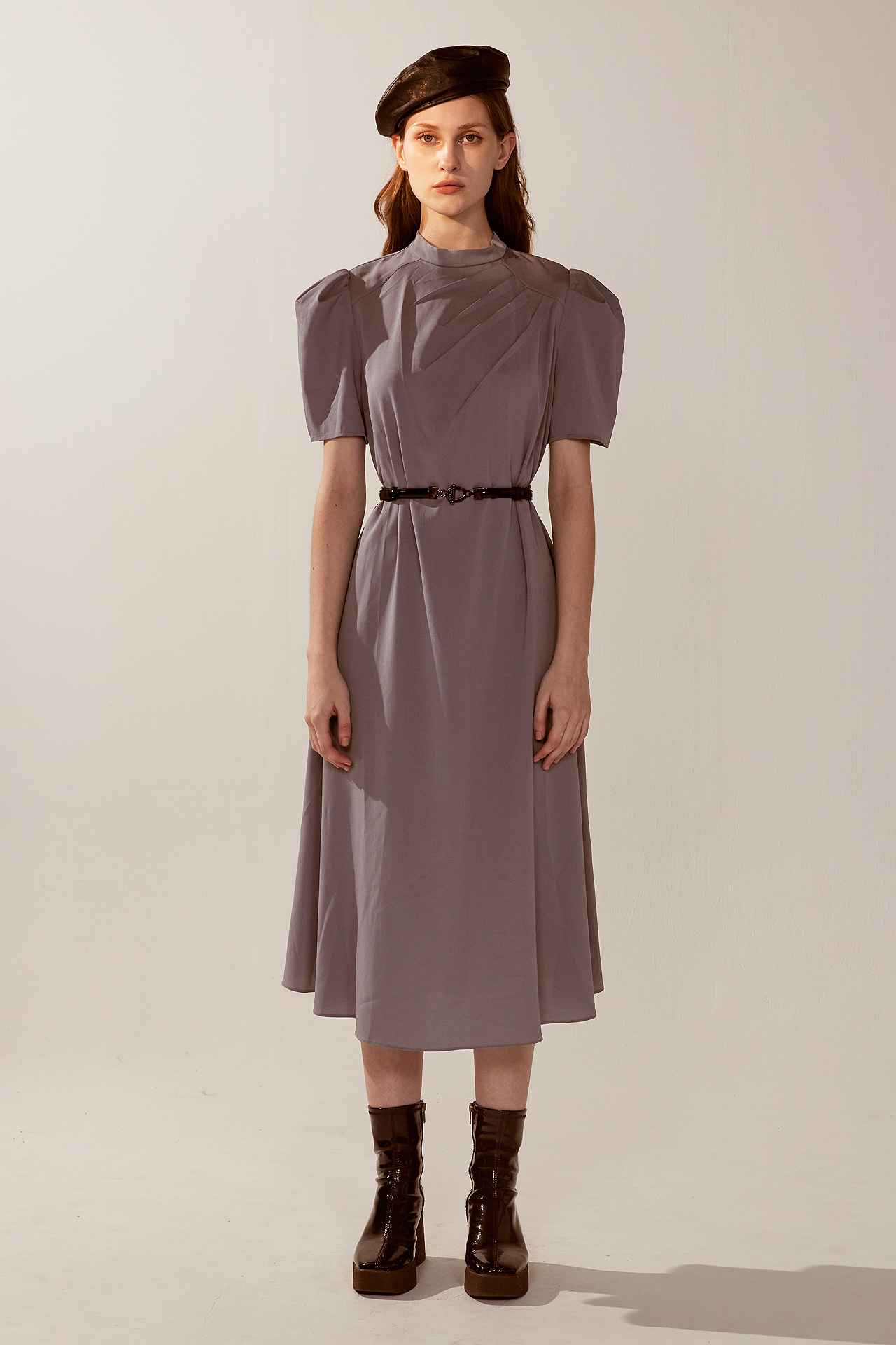 知性簡約紋理小澎袖寬鬆洋裝(附腰帶)