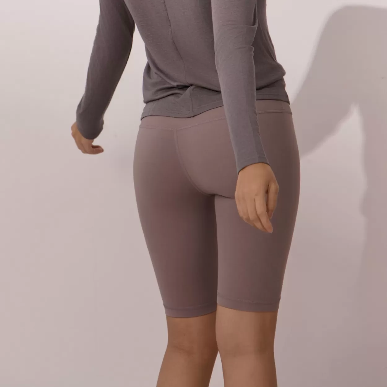 moïd 瑜伽樂So褲-高腰五分褲 - 灰藕