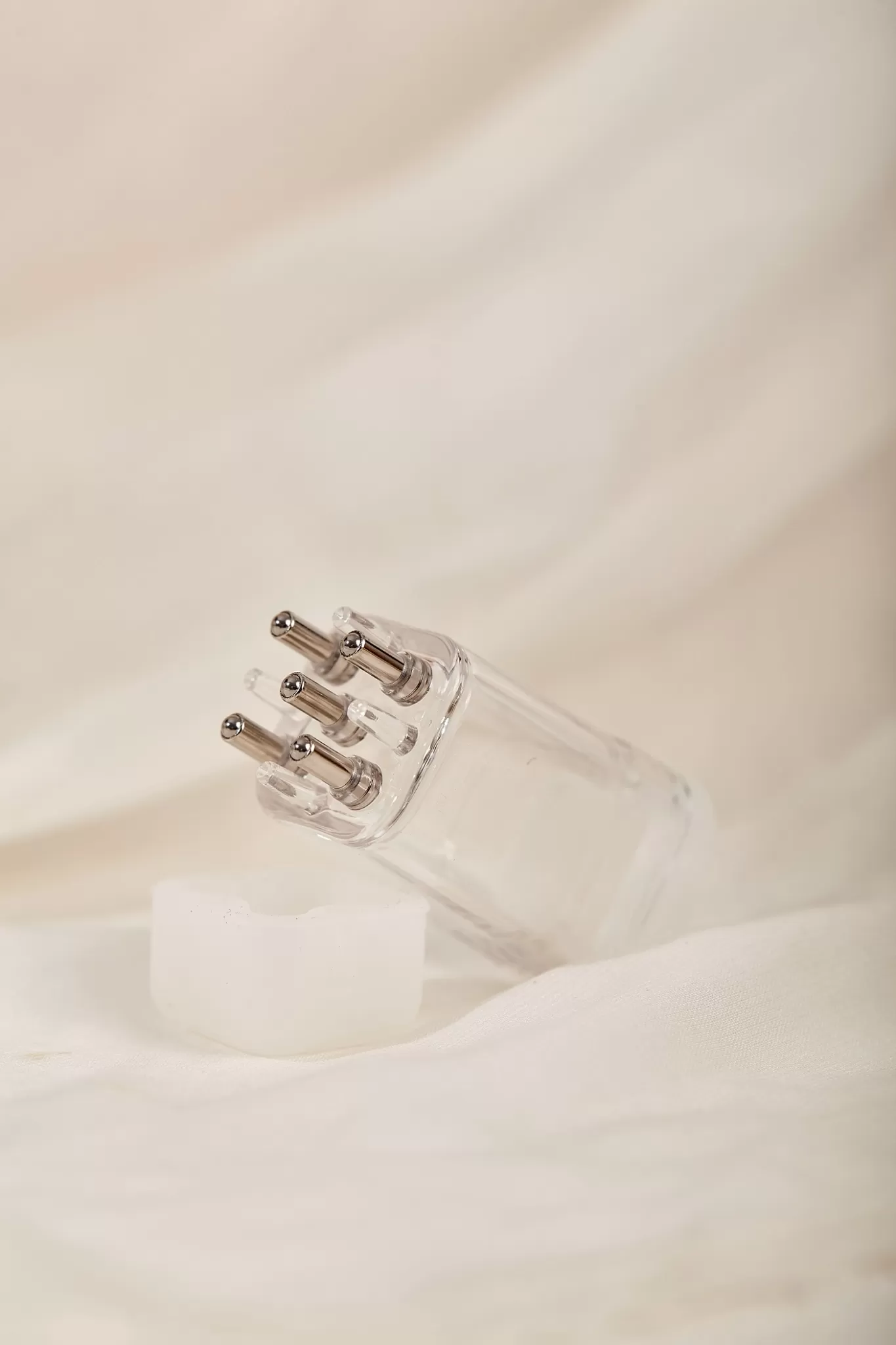 煥泌育髮居家滾珠瓶 10ml,現貨供應中,U53620001,煥泌育髮居家滾珠瓶10ml,建議可搭配煥泌健髮安瓶做使用,所有商品