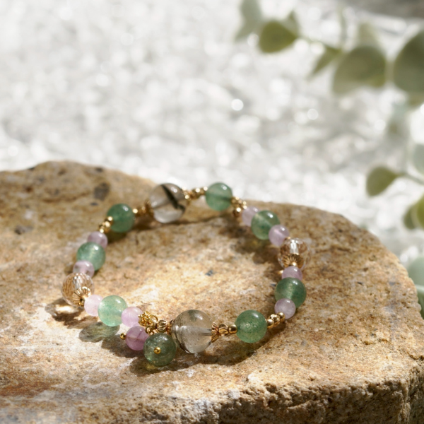 綠草莓晶手鍊｜平衡心能・吸引好運・正向能量加持,水晶手鍊,水晶串珠,水晶,李享家水晶,招財守護