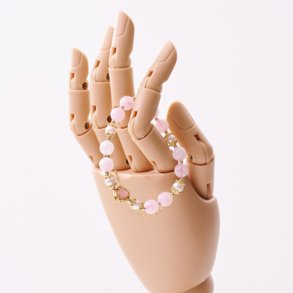 粉晶珍珠愛心手鍊｜溫柔療癒・喚醒愛與吸引力,招桃花飾品,戀愛運提升,開運手鍊,浪漫飾品,粉晶手鍊