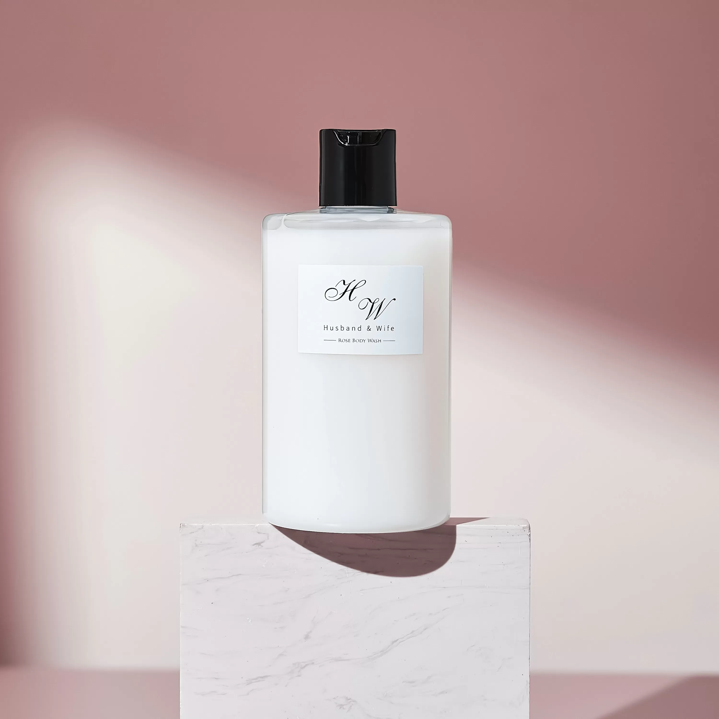 玫瑰珍珠沐浴乳,珍珠精華｜柔嫩亮澤,U53350004,玫瑰珍珠沐浴乳,舒緩乾燥,柔軟彈潤