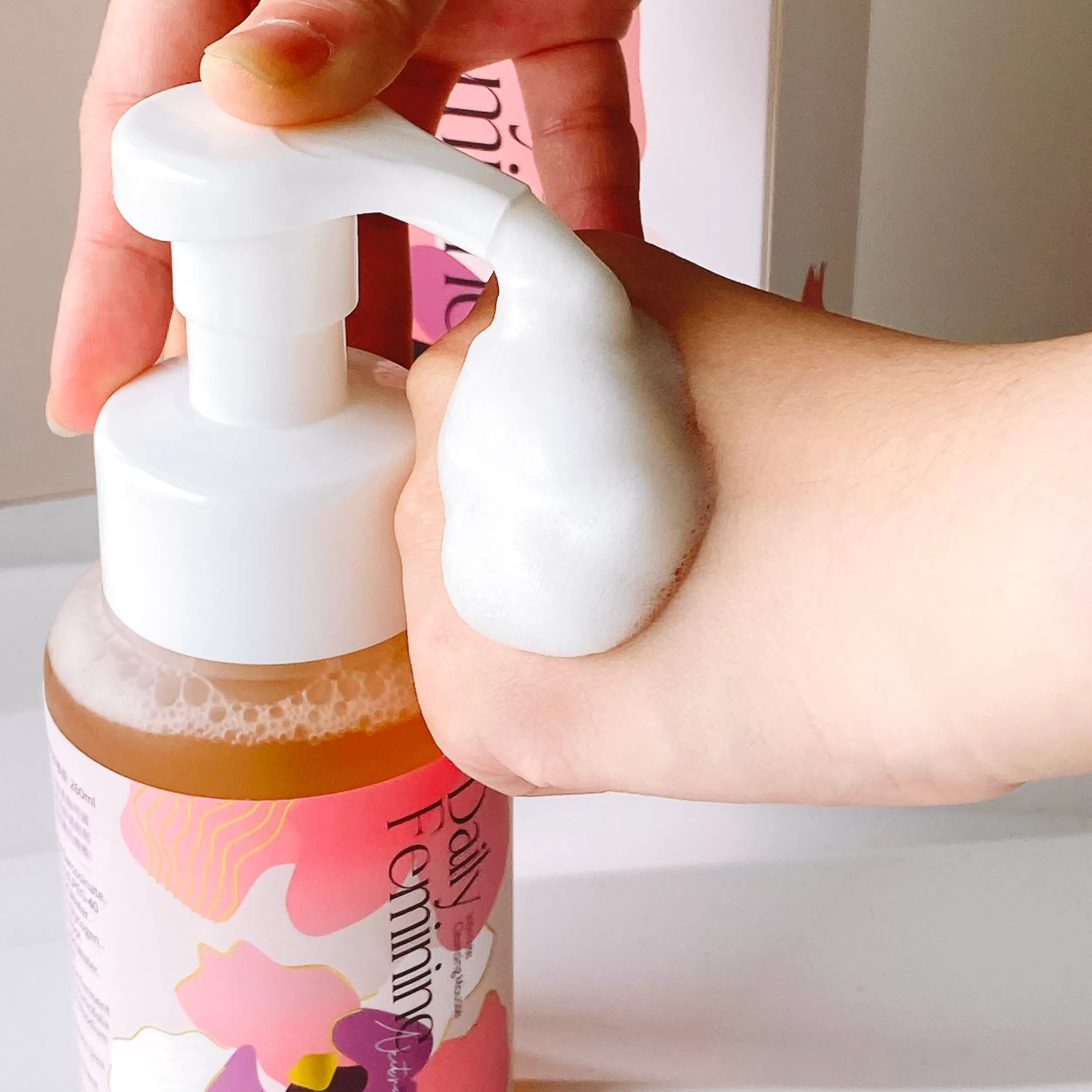 【Angel key】好朋友私密潔淨慕斯-EX260ml (30億靈芝外泌體),人氣NO.1,最懂妳的私密好朋友,U52880001,【Angelkey】好朋友私密潔淨慕斯-EX260ml(30億靈芝外泌體),舒緩敏感