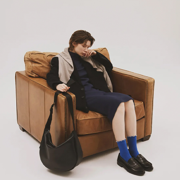 皮革半月大包(黑/白),流行,時尚,大容量,輕巧,側背包