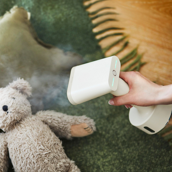 日本BRUNO手持蒸氣掛燙機,蒸氣孔,快速預熱,掛燙機,手持蒸氣掛燙機,輕鬆撫平皺褶．出門不匆忙