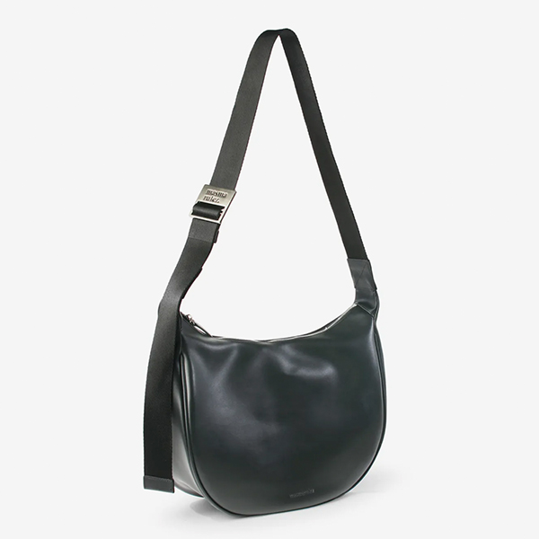 皮革半月大包(黑/白),流行,時尚,大容量,輕巧,側背包