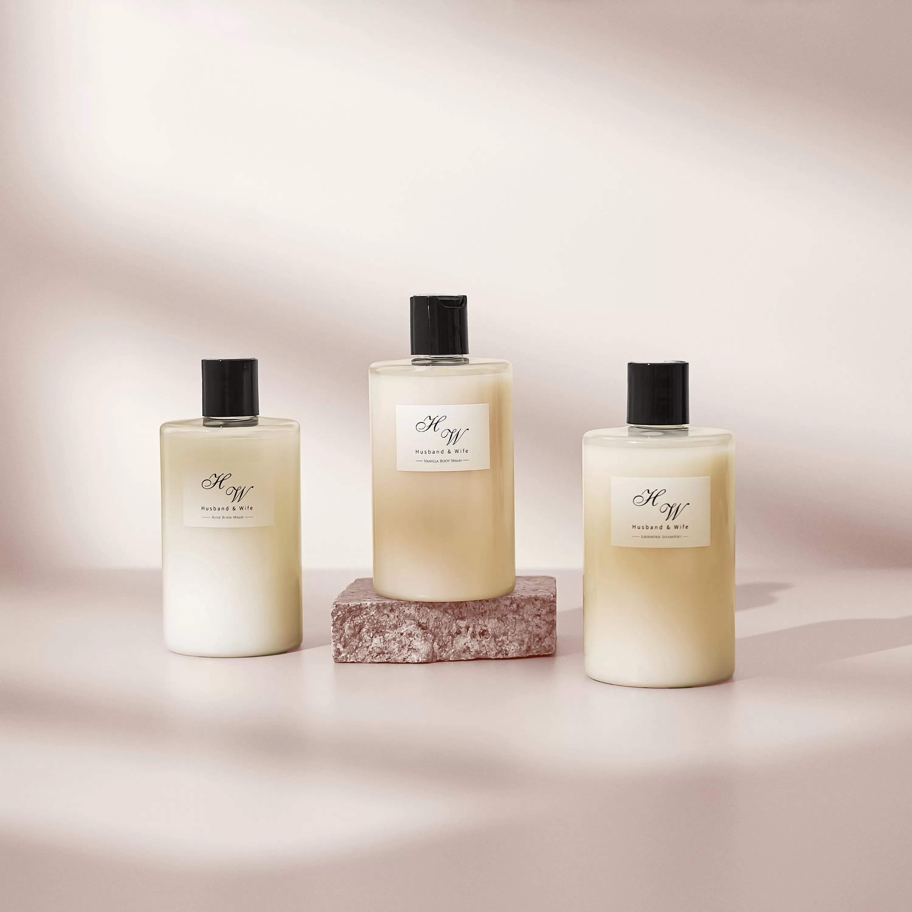 玫瑰珍珠沐浴乳,珍珠精華｜柔嫩亮澤,U53350004,玫瑰珍珠沐浴乳,舒緩乾燥,柔軟彈潤